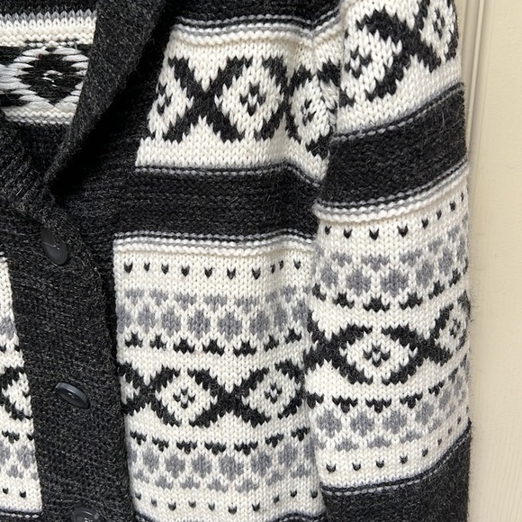 Gorgeous SANSARA CARDIGAN SWEATER - Picture 2 of 11